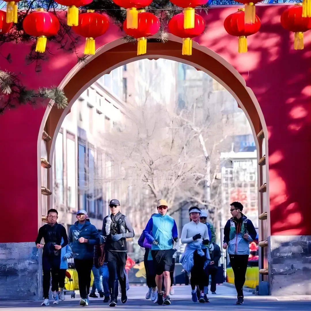 的质量与科技竞争新利娱乐跑鞋市场(图8)