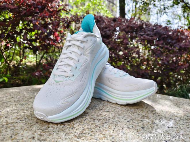 10：恰到好处的卓越跑鞋HOKA CLIFTON(图2)
