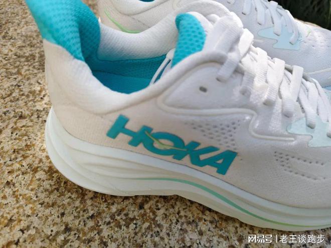 10：恰到好处的卓越跑鞋HOKA CLIFTON(图15)