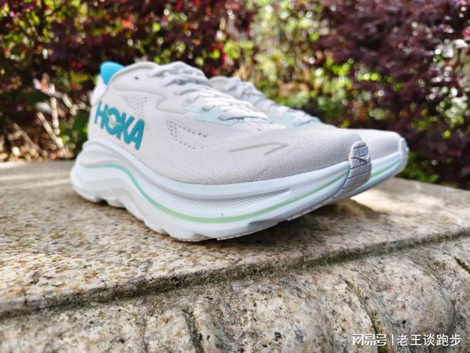 10：恰到好处的卓越跑鞋HOKA CLIFTON(图16)